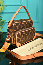 Nil Crossbody